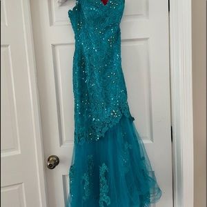 Maggie Sottero Teal/Green prom dress!